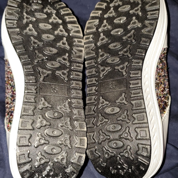 Sneakers - Picture 6 of 6